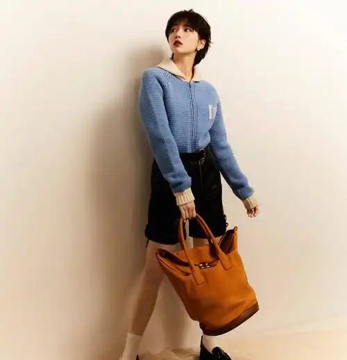 活力少女成果的穿搭大片每套都充满少女的奇思妙想治愈感满分