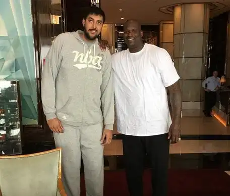 【图】奥尼尔身高对比 图说nba情侣最萌身高差