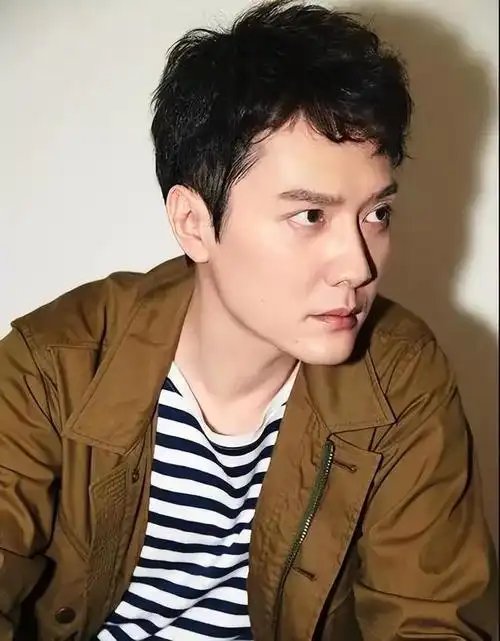 生了儿子却没有抚养权36岁的赵丽颖早已走上了另一条大道