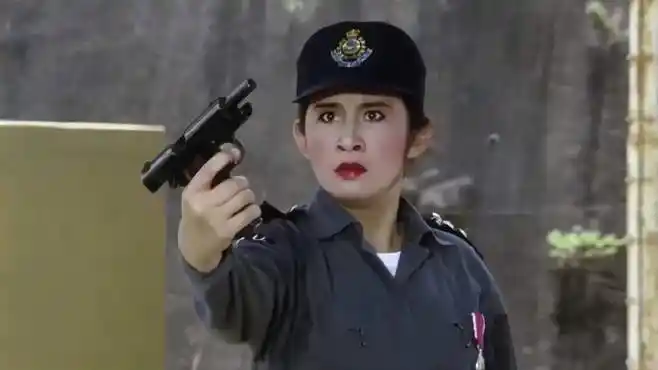 霸王花:吴君如喜剧片代表作,扛大炮都打不中人,堪称喜剧女神-影视综