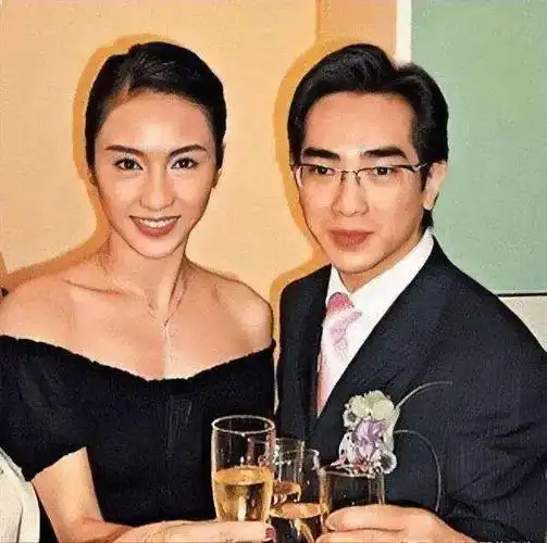 黎姿罕晒老公全家福退圈15年一代女神活成了这样