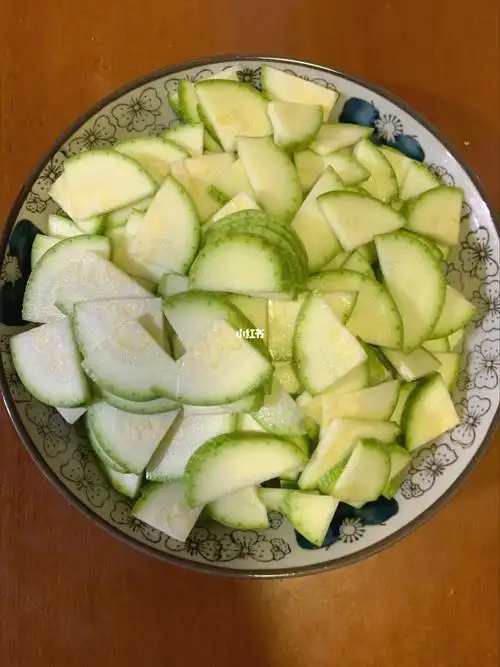 家常菜清炒西葫芦