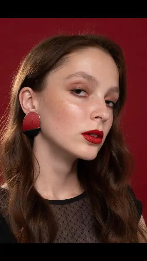 外国妹子的中性灰高低频修图蜕变