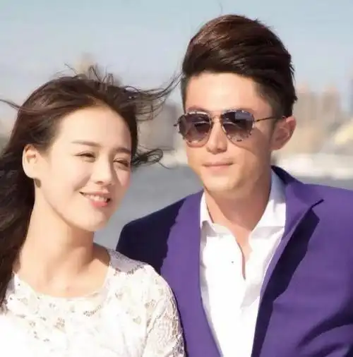 继《他来了》以后,《大约在冬季》中马思纯霍建华再次出演情侣