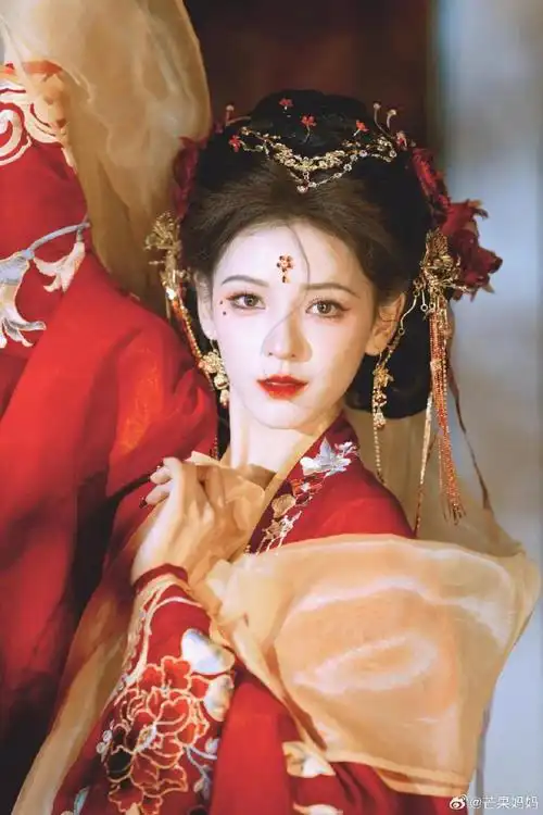 张予曦民国旗袍造型