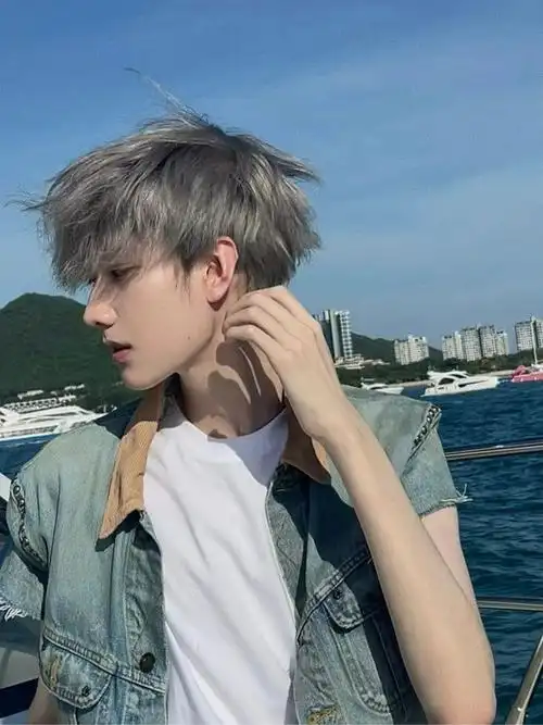 这发色拍照,真是太完美了……#莆田染发 #阿破设计师