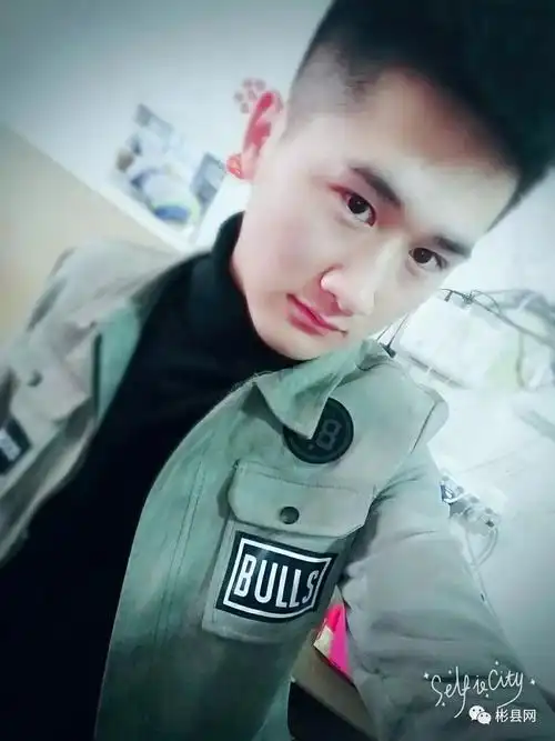 "彬县网封面人物"第324期:李虹 女>, 程江鹏 男>