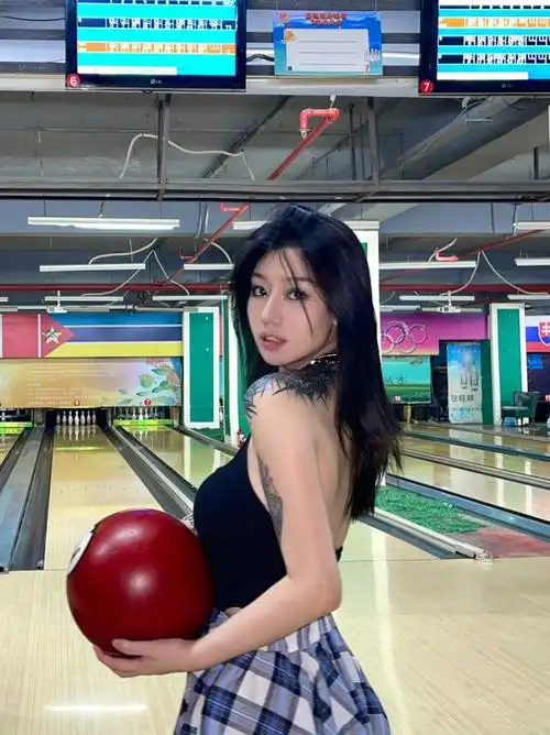 男高中生杀手之保龄球高手