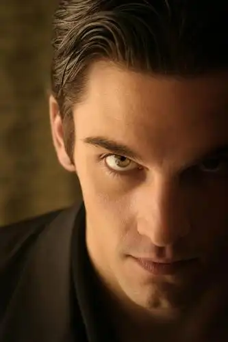 男人犀利的眼神