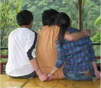 校园里的多角恋