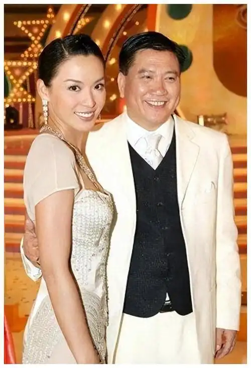 老婆嫌弃举动惊人|万梓良|郭明黎|举动_新浪新闻