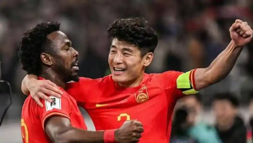 眼馋小摩托改踢沙滩足球的洛国富或入选国足