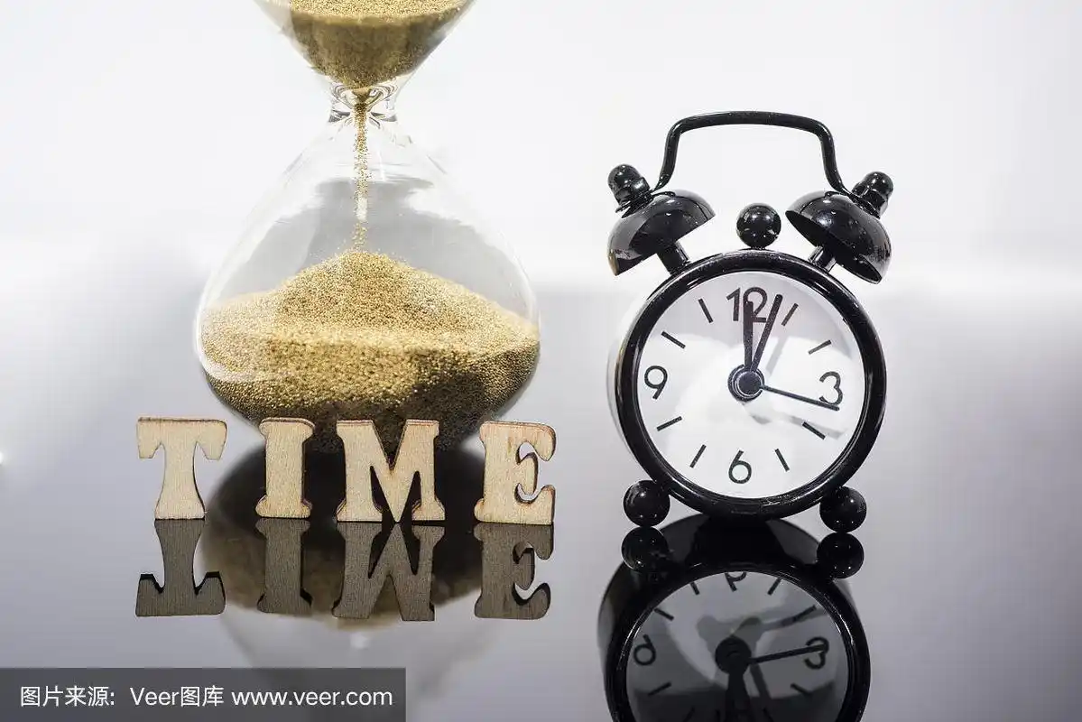 沙漏作为时间流逝的概念.时间的抽象照片.