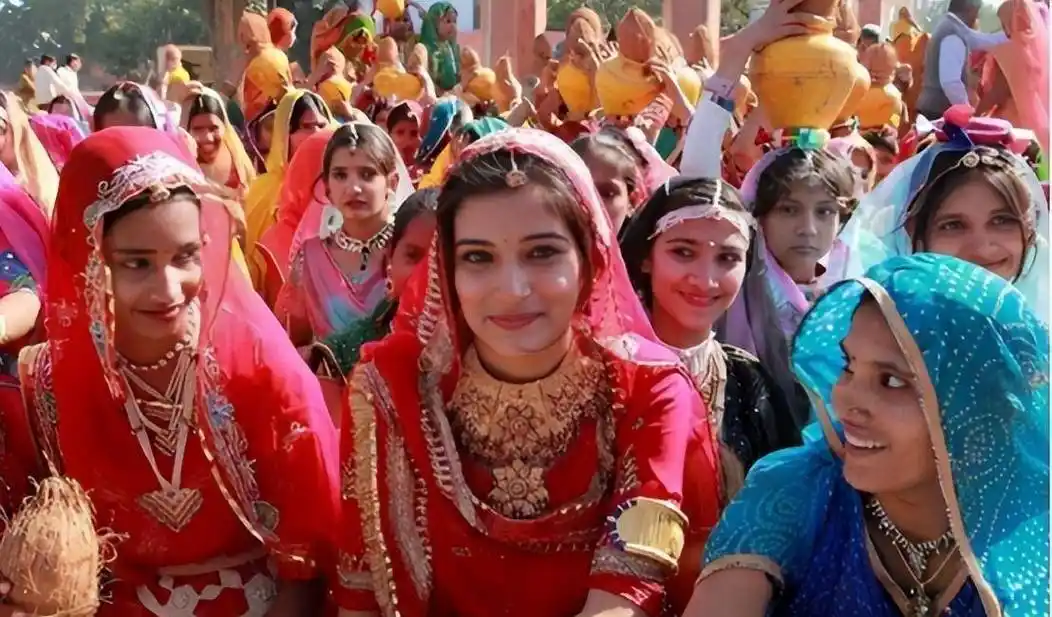 大量印度美女涌入中国,却不是来旅游的?