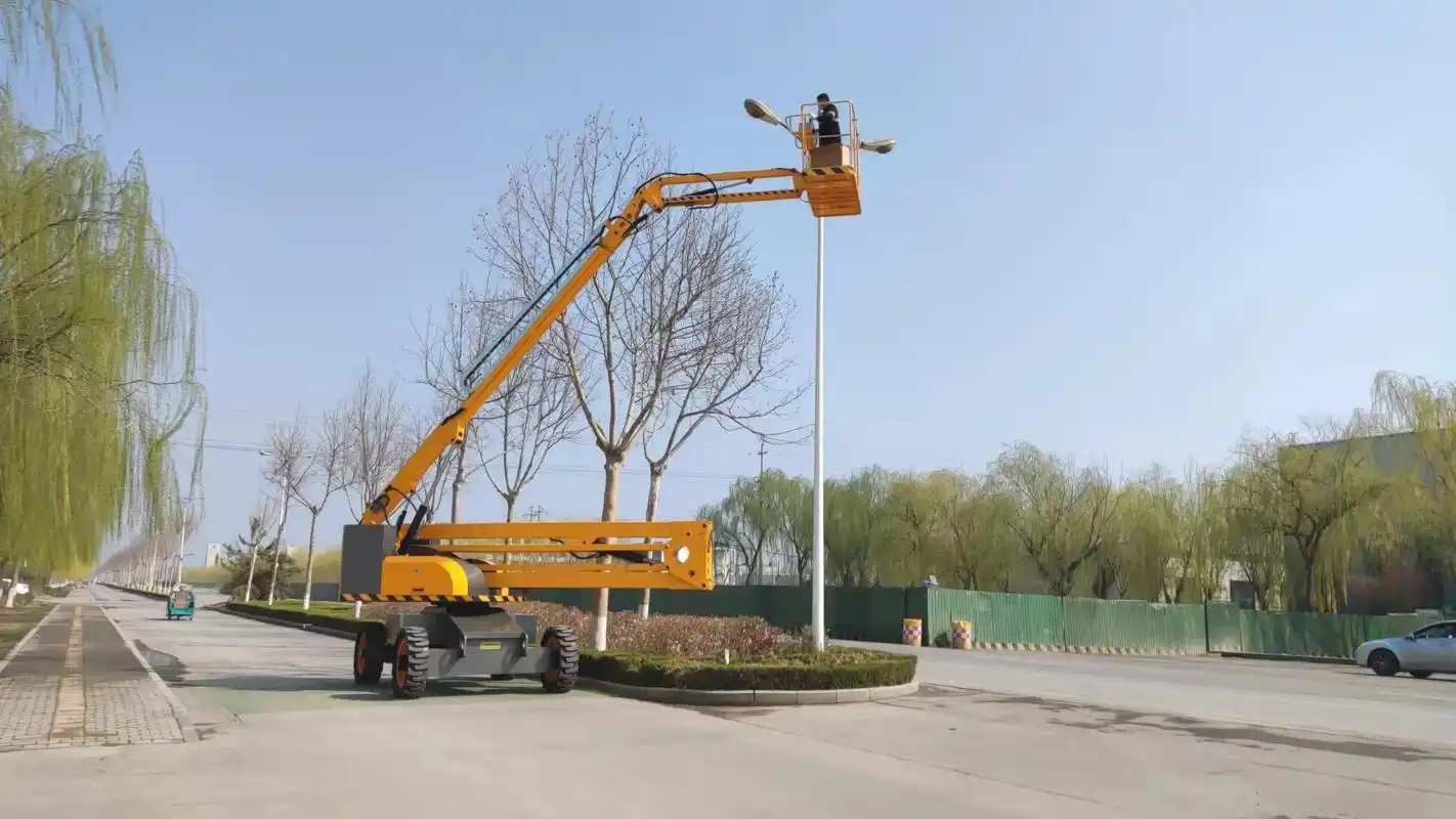 曲臂升降机高空作业省时省力95#高空作业车 #工程机械 - 抖音