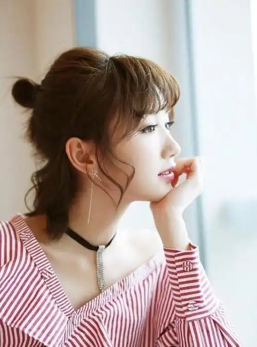 马尾辫已经落伍了!2020年最流行这4款"扎发",时髦显脸小