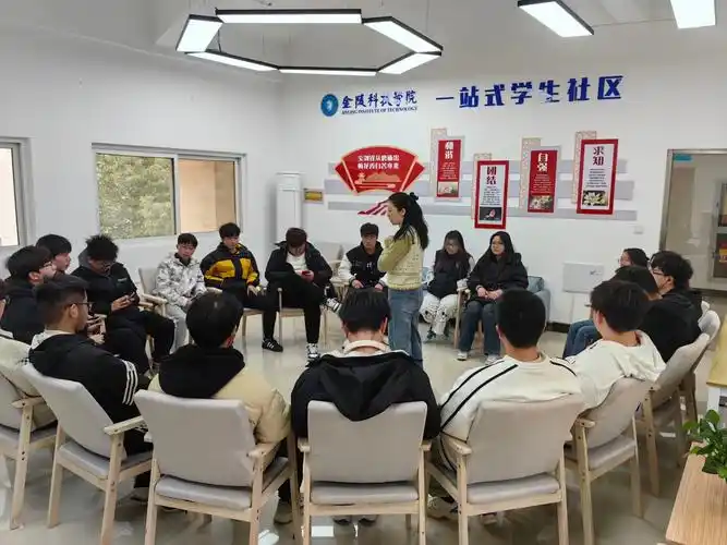 此次心理团体辅导活动不仅增强了同学们之间的情感联系,也让他们深刻