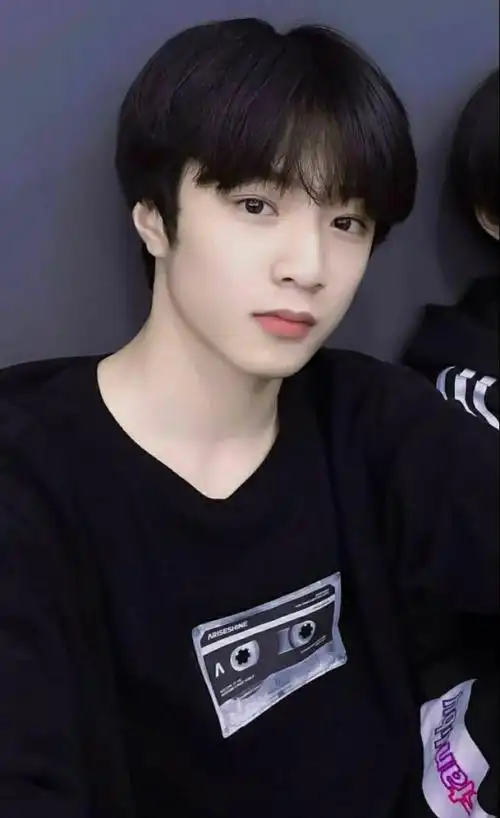 刘耀文太太太太帅了