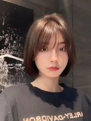 新款减龄发型女生短发修饰脸型显小温柔可爱