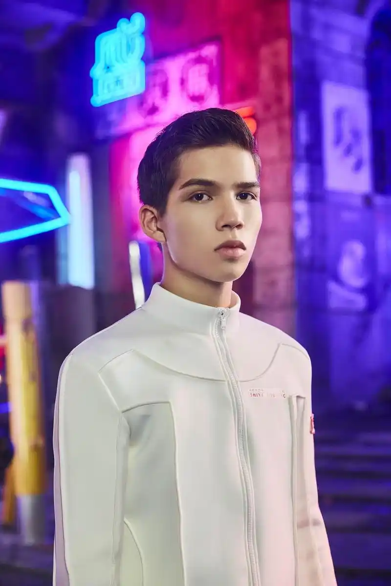 组图:派伟俊将献唱《奇市江湖》 并跳原创"来来舞"