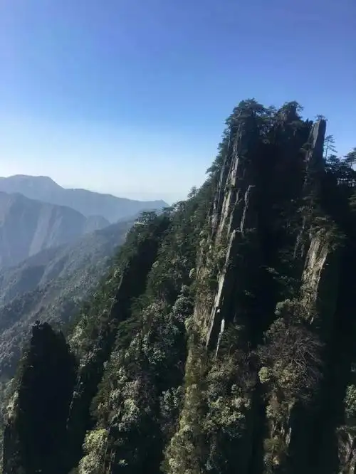 明月山