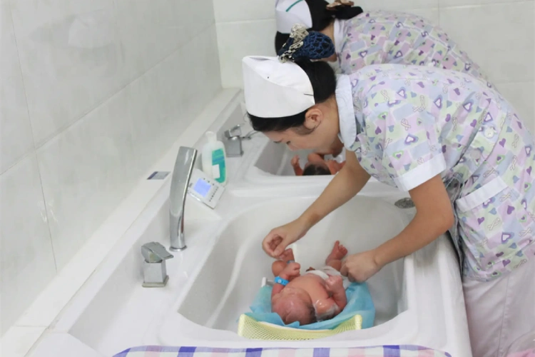 新生儿出生的第一天,可是"黄金21小时"