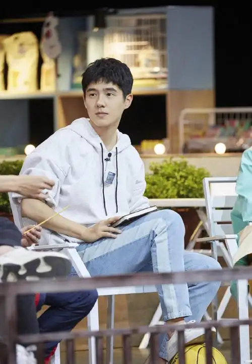 刘昊然《明星大侦探5》第五期图片