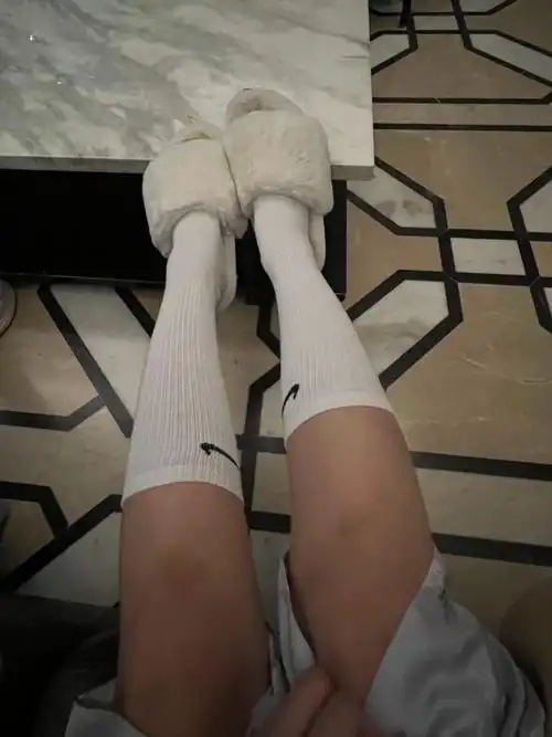 哪个女孩子的脚丫好看,有晒图的么? - 知乎