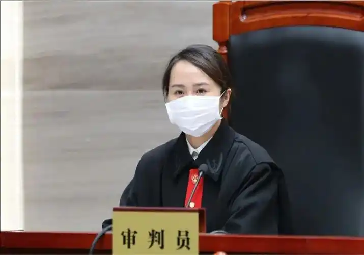 施月玲三真法官的十年刑事审判路虹法先进事迹