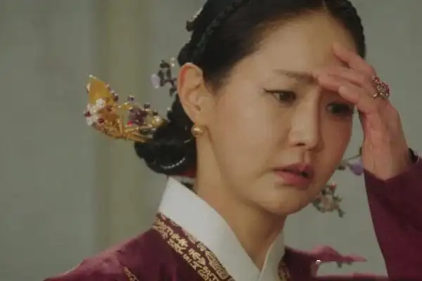 皇后的品格太后人设太复杂,她没有恋子情节,对皇帝没感情