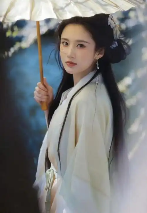 美女演员张慧雯今日古装美照释出啦古风美女啊