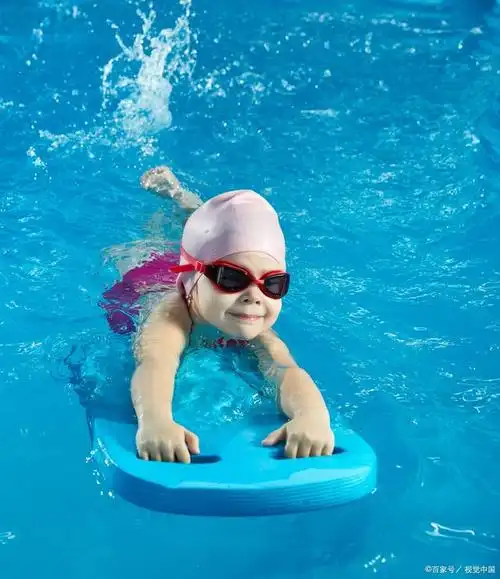 宝宝冬季游泳 四大好处