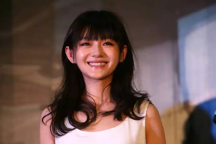 面都没见就把婚给结了46岁的大s还那么杉菜