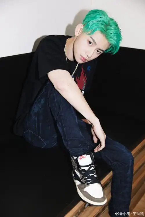 8.27 王琳凯(私照)