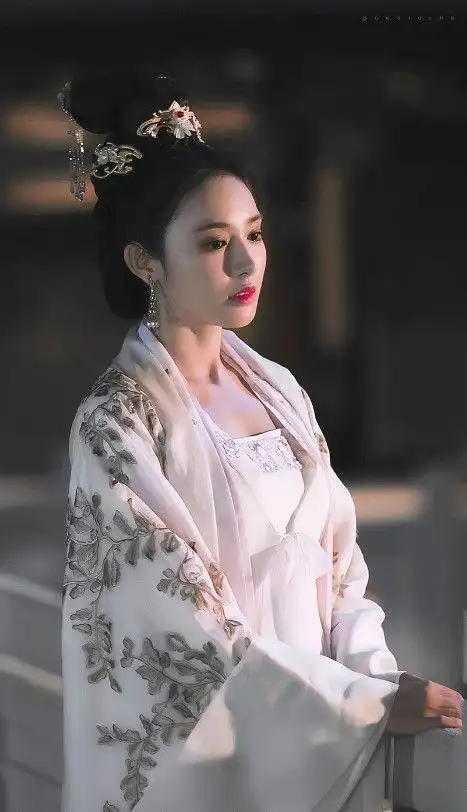 小枫为何宁死也不回东宫看到她的皇后妆后网友你是魔鬼吗