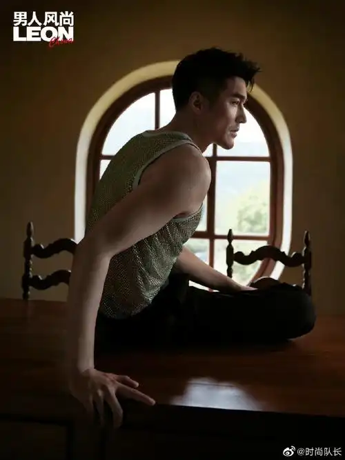 胡兵男人风尚七月刊封面