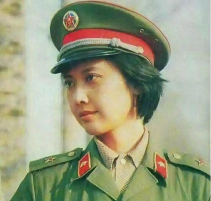 发现美好时光# 西游记女儿国国王朱琳的军装照  《西游记》的播放