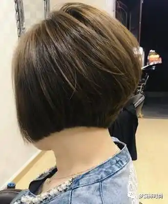 2017流行"推后边"短发2017流行"推后边"短发