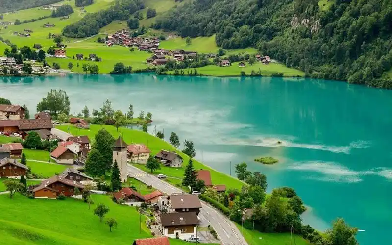 瑞士小镇唯美风景图片电脑壁纸