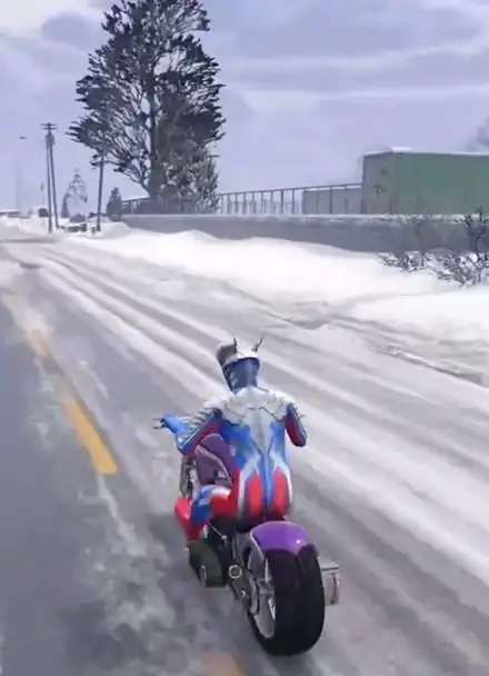 赛罗奥特曼喜欢骑摩托车