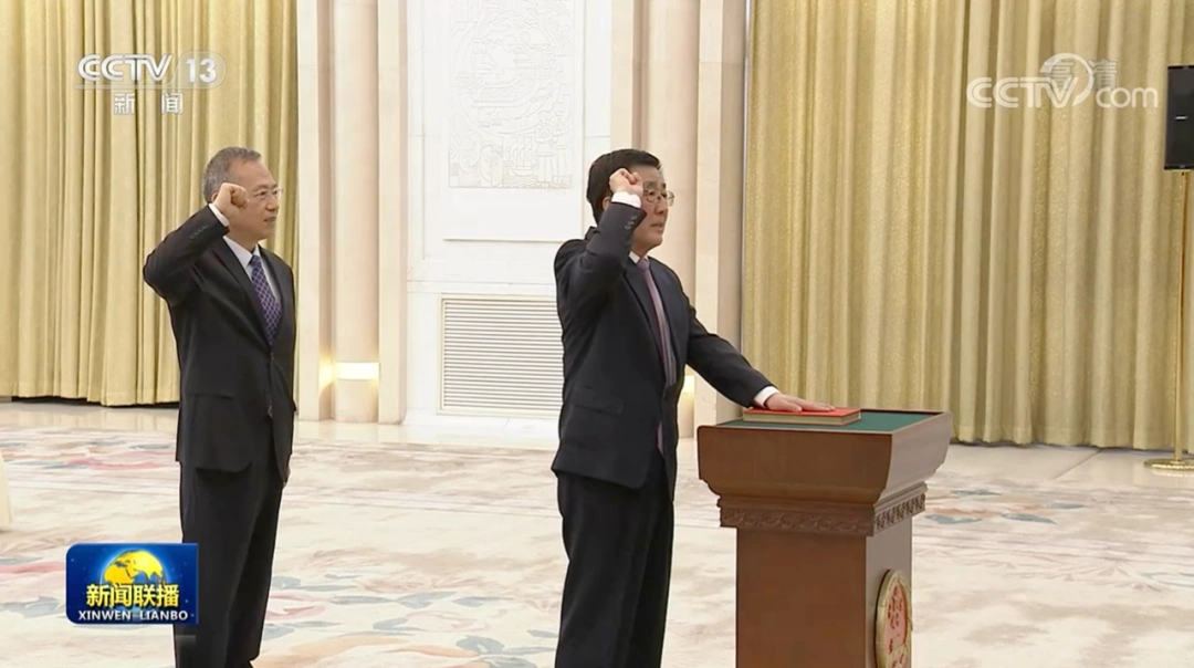 9位省委书记1位省级政府一把手和6位上将都去了同一个地方履新