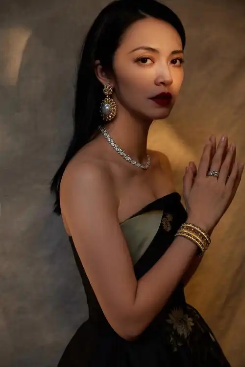 姚晨时尚大气写真图片47