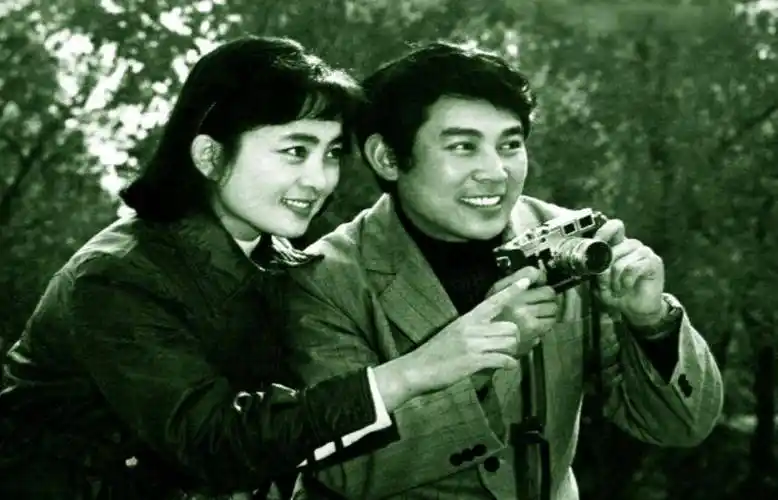 她曾比刘晓庆还火,为丈夫息影后遭抛弃,如今二婚生活甜如蜜_张金玲