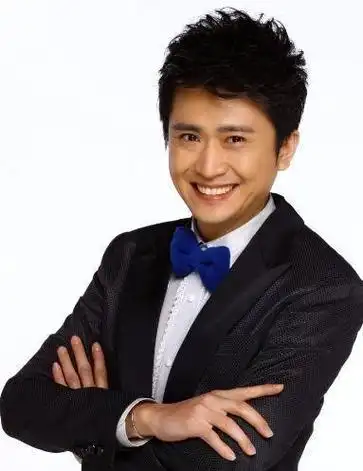 杨帆老婆个人相片(央视主持人杨帆妻子长相惊艳)