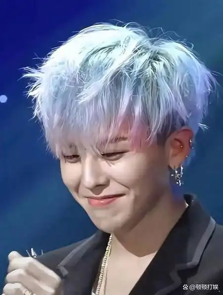 权志龙出席慈善晚宴,法国第一夫人盛情邀请,网友纷纷点赞!