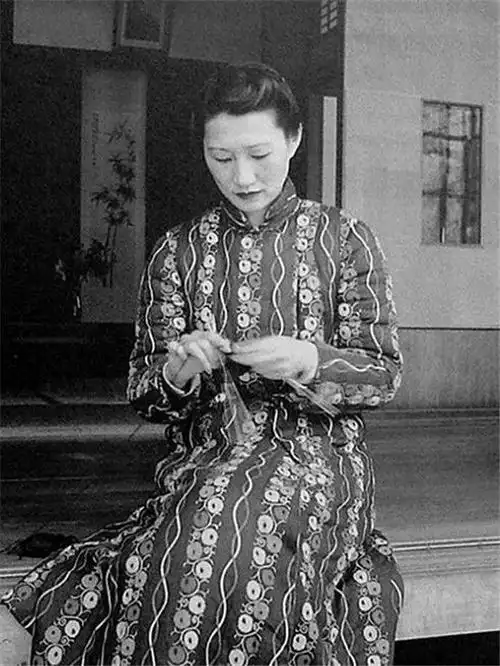 赵一荻|爱情_网易订阅