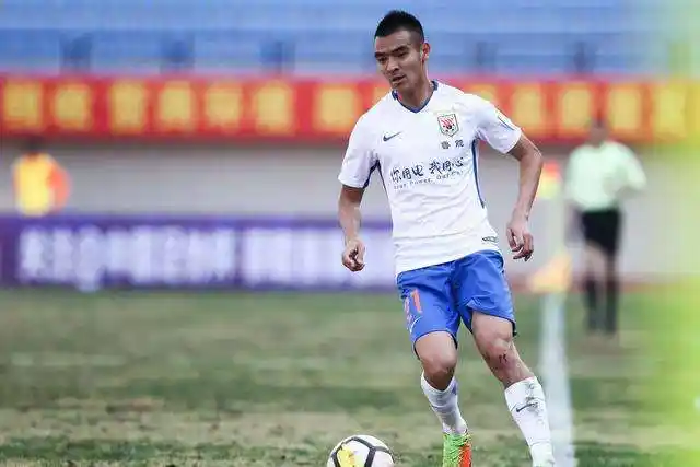 刘彬彬(中国职业足球运动员)_摘编百科