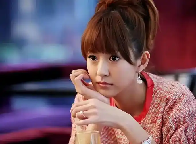 回顾张子萱:有一段失败的婚姻,再婚嫁给陈赫,今一家四口幸福美满