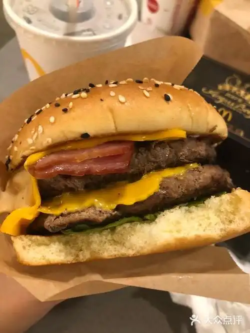 麦当劳(日月光店)安格拉斯厚切双层牛肉培根汉堡图片