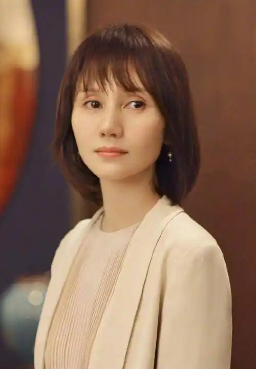 原创当年轻时的照片曝光后不敢相信袁泉刚出道时到底有多美